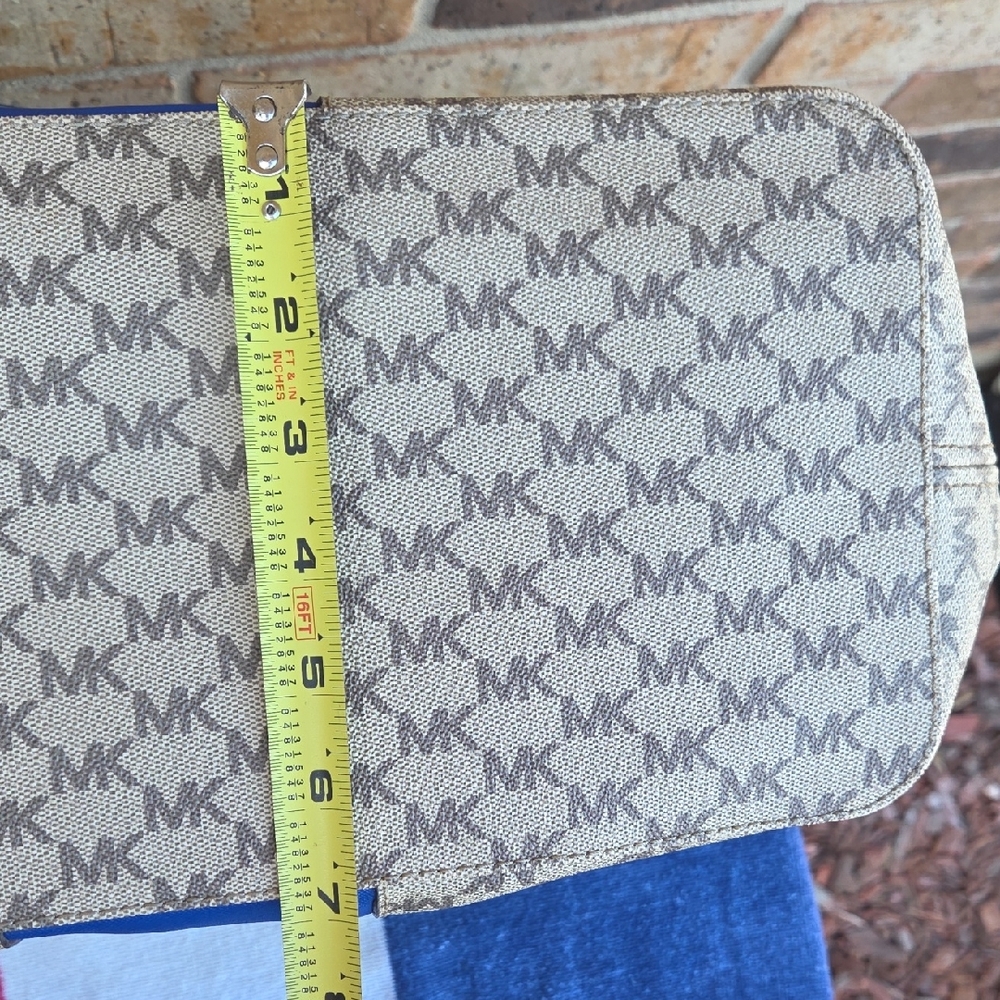 Michael Kors Signature Tote in Blue and Tan - Picture 14 of 16